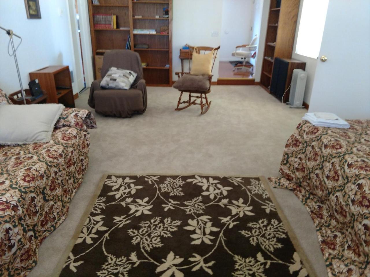 קרסנט סיטי Lakeside Hostel & Guest House מראה חיצוני תמונה