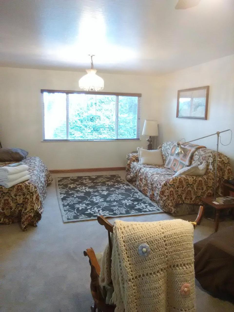 קרסנט סיטי Lakeside Hostel & Guest House מראה חיצוני תמונה