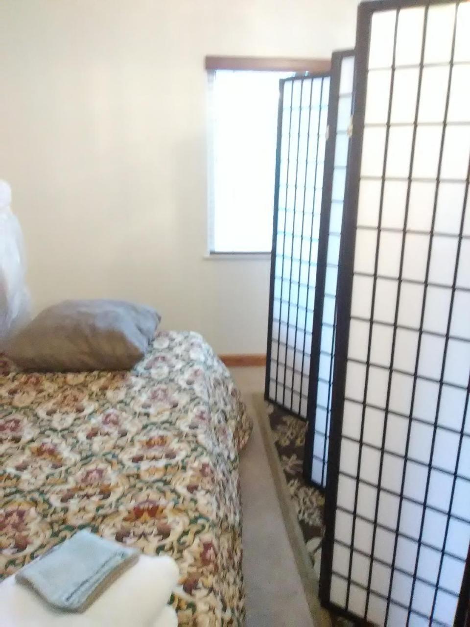 קרסנט סיטי Lakeside Hostel & Guest House מראה חיצוני תמונה